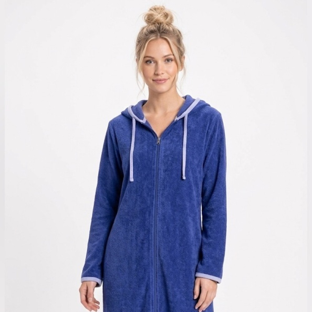 Muk Luks Blue Terry Cloth hooded robe size medium with pockets